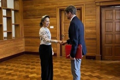 Myanmar's detained former leader Aung San Suu Kyi has rare meeting with International Red Cross