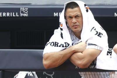 Giancarlo Stanton strains left calf running the bases, putting his return to the Yankees in doubt