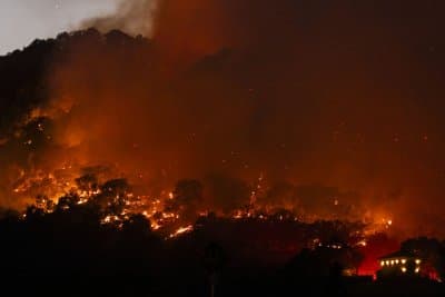 Crews work to tame Hawk Fire as thousands evacuate