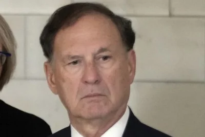 Justice Alito confirms he will return for another Supreme Court term