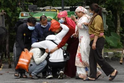 Death toll in Nepali floods surpasses 900 with thousands still missing