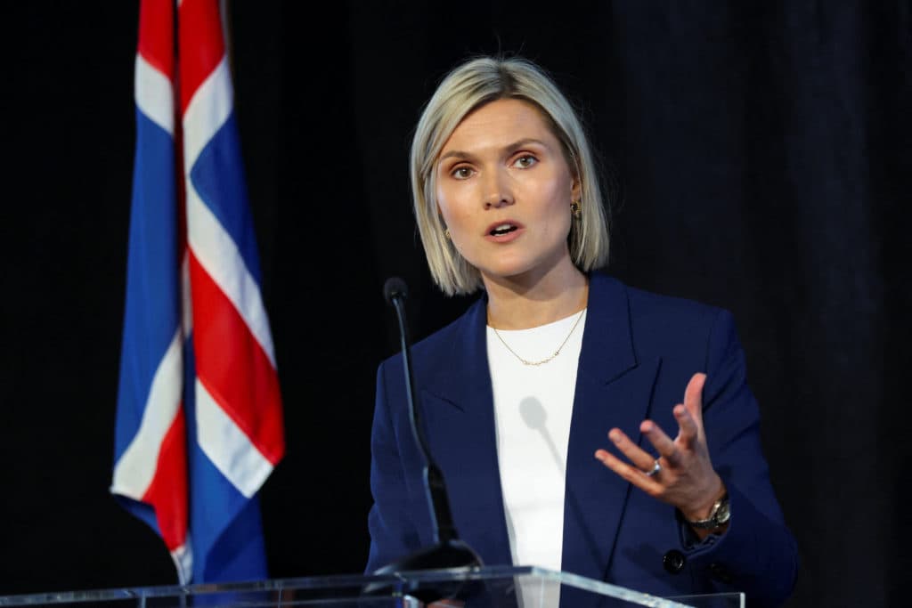 Icelandic voters reject a proposal to restart negotiations to join the European Union