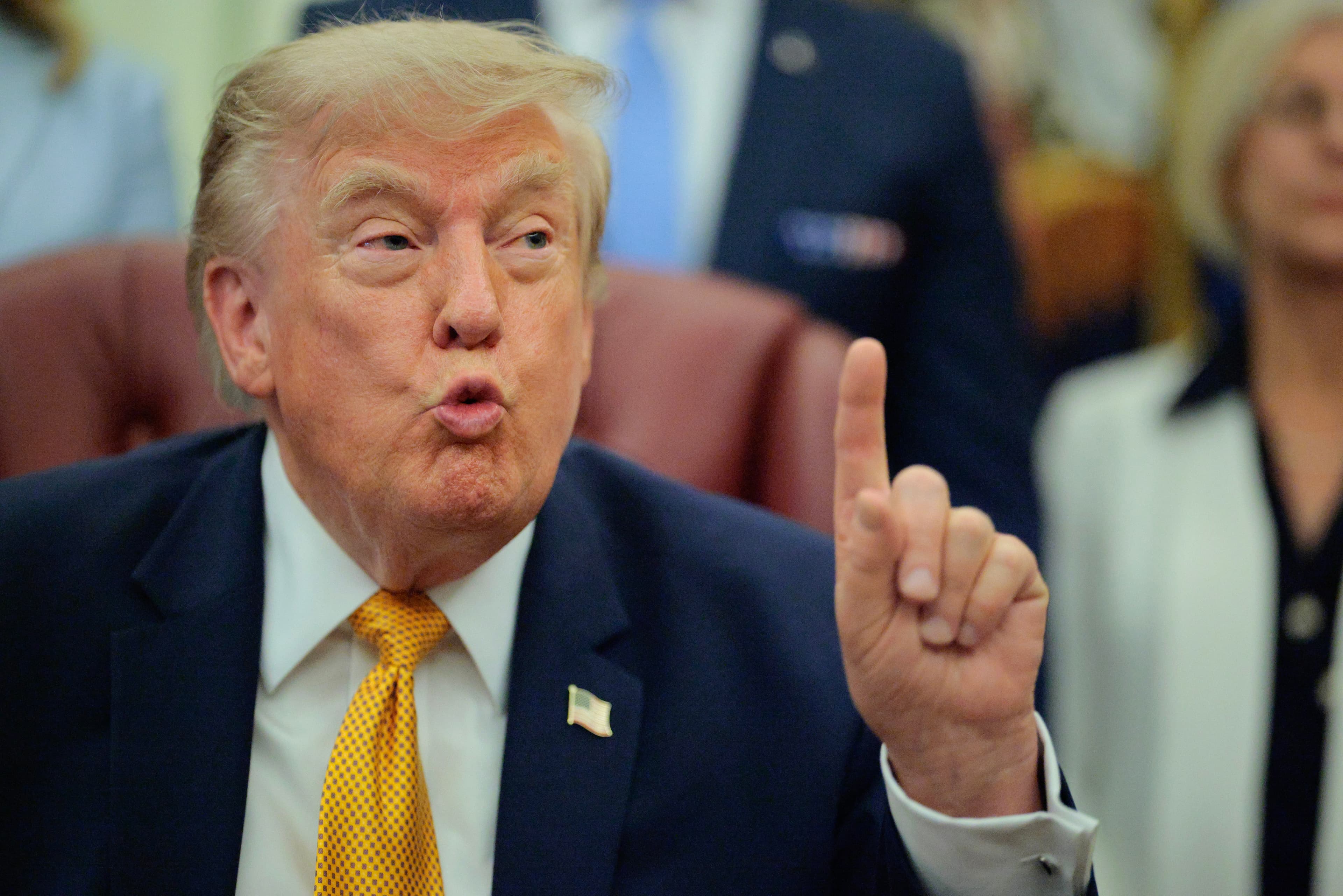 Trump says Jeanine Pirro "choked" in dropping Reflecting Pool case