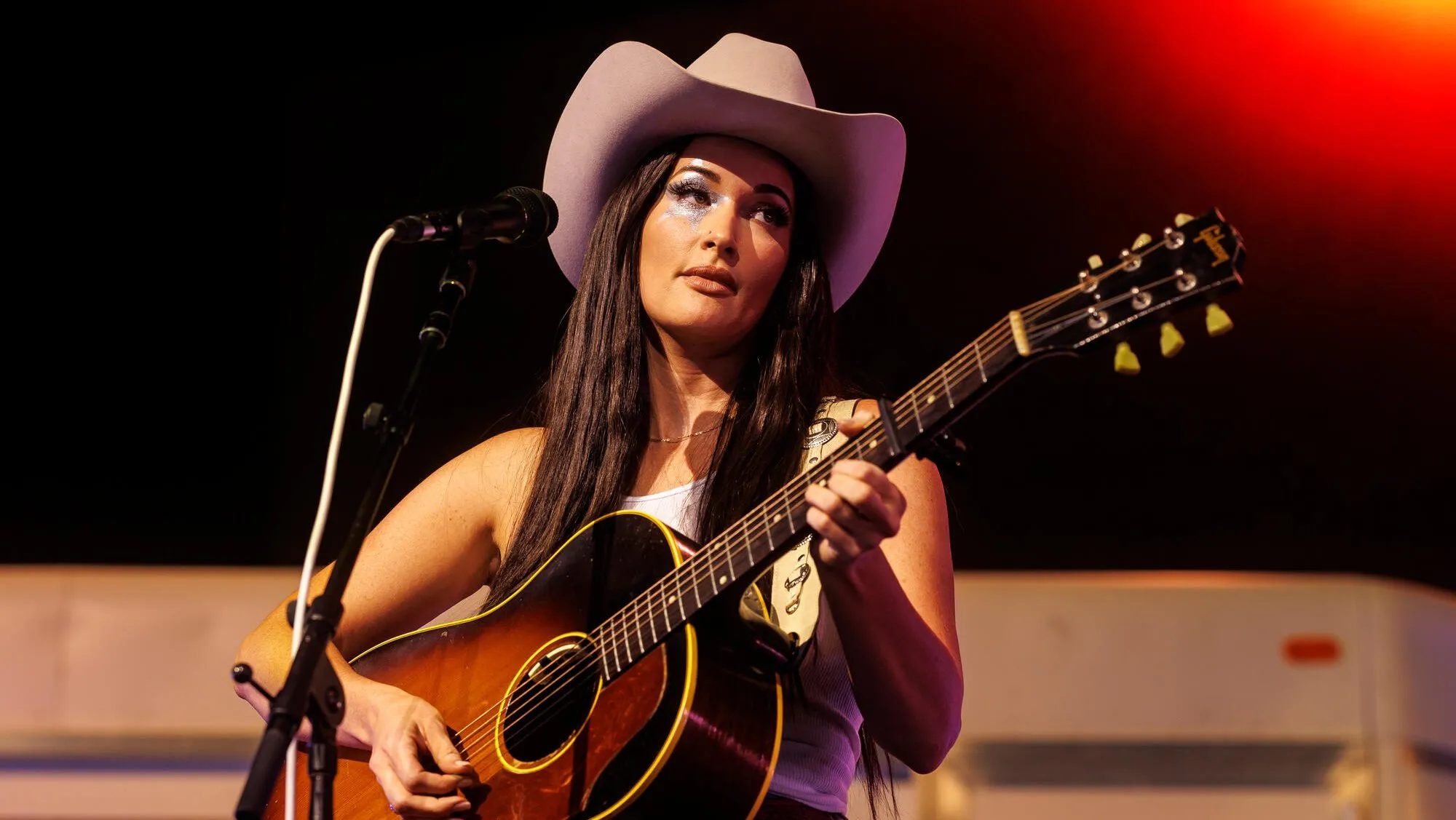 Kacey Musgraves Continues Boston Show As Fire Breaks Out On Stage