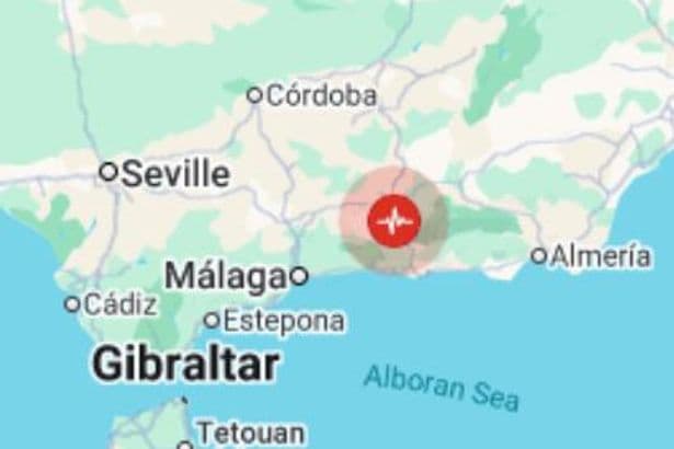 Earthquake hits Spanish tourist hotspot as people 'flee hotels and homes in panic'