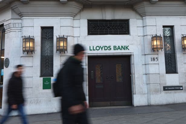 Anyone with a Lloyds bank account given £2,288 warning