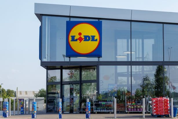 August 31, 2026 Bank Holiday Monday supermarket opening times for Lidl, Aldi, Tesco, Asda, Sainsbury's, and Morrisons - full list