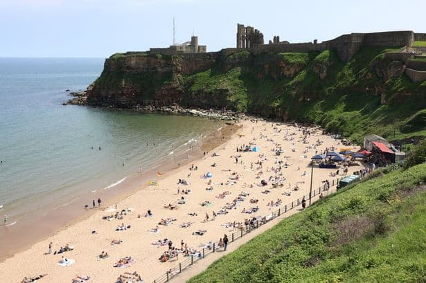 UK heatwaves cause 2,877 deaths in 2026 as major hot weather warning issued