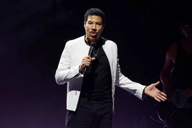 Lionel Richie rushed to hospital after health scare on stage