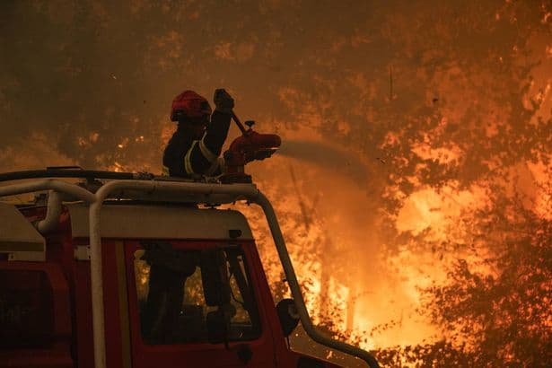 Devastating France wildfires edge closer to Bordeaux as heatwave looms