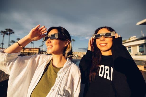 How to spot fake solar eclipse glasses as UKHSA issues warning
