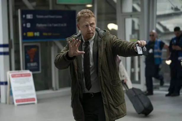 'Moody and dark' crime drama set in Scotland starring Trainspotting icon who 'steals the show'
