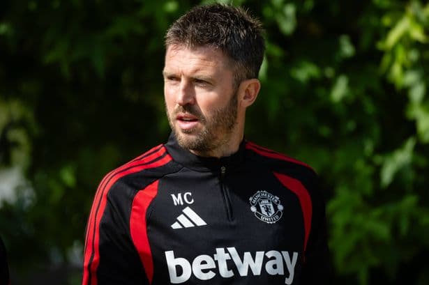 Man Utd news: Michael Carrick's target makes transfer decision as ex-Chelsea star available