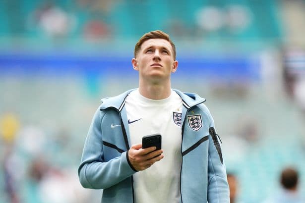Ryan Giggs and I tried to convince Elliot Anderson to join Man United – he was unsure what to do