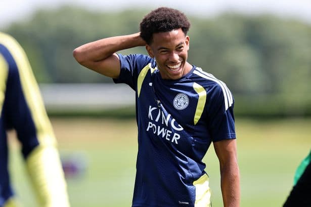 Man United make move for EFL wonderkid in Arsenal and Aston Villa transfer battle
