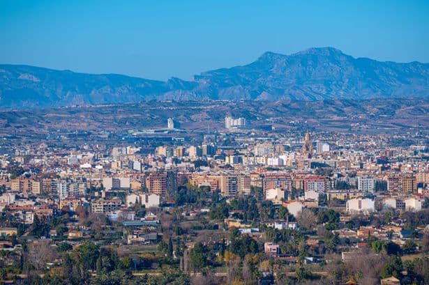 Earthquake rocks popular Spanish holiday resort