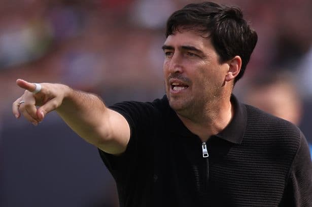 Andoni Iraola addresses new Liverpool injury concern and makes claim about Leeds defeat