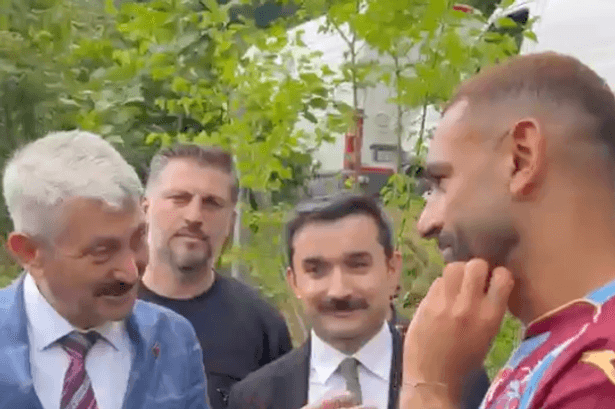 Mohamed Salah in awkward moment as Liverpool icon offered unusual gift after transfer