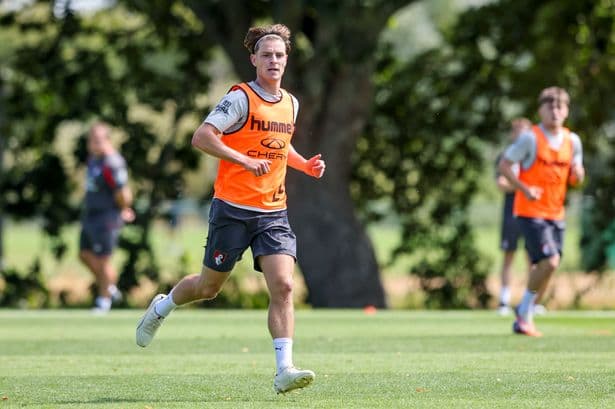 Liverpool sent fresh Alex Scott transfer message after Andoni Iraola backed to complete £80m deal