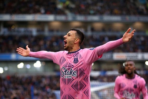 Dwight McNeil sends heartfelt Everton message as 'clear the air talks' paves way for transfer