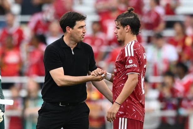 Milos Kerkez explains the 'big difference' in Liverpool tactics under Andoni Iraola