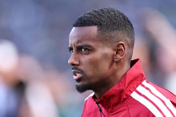 Alexander Isak issues Liverpool statement after being targeted by Newcastle United supporters