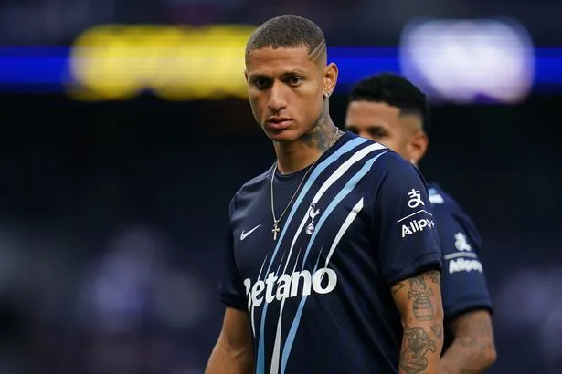 Richarlison teases Everton transfer after Roberto De Zerbi’s Tottenham statement