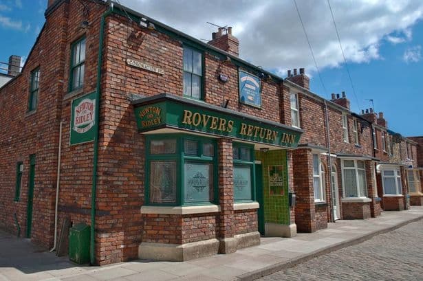 Coronation Street cancer twist 'sealed' for soap favourite as heartbroken fans spot clue