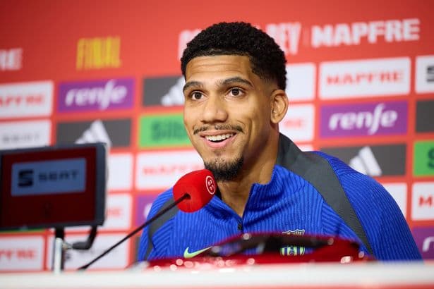 Barcelona make Ronald Araujo decision as Liverpool transfer timeline revealed