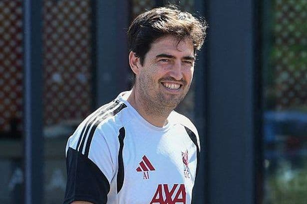 Andoni Iraola's transfer stance comes to light as Liverpool work on three deals