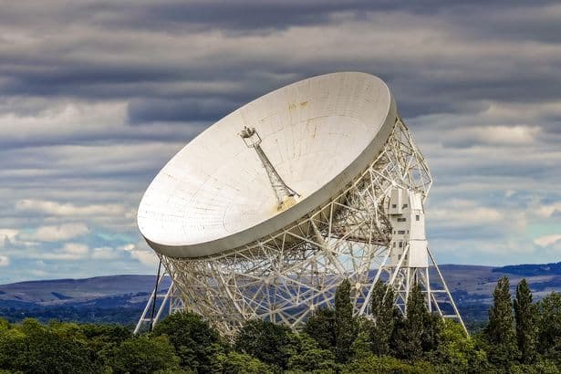 Open letter to save Jodrell Bank Observatory signed by 200 stars slams 'foolish and short-sighted' decision