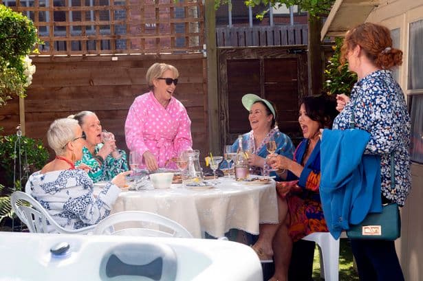 Coronation Street fans make clear demand as 'old' ITV soap returns with rare scenes