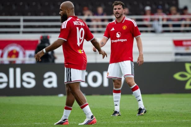 Manchester United handed injury worry as star of pre-season taken off after 20 minutes vs PSG
