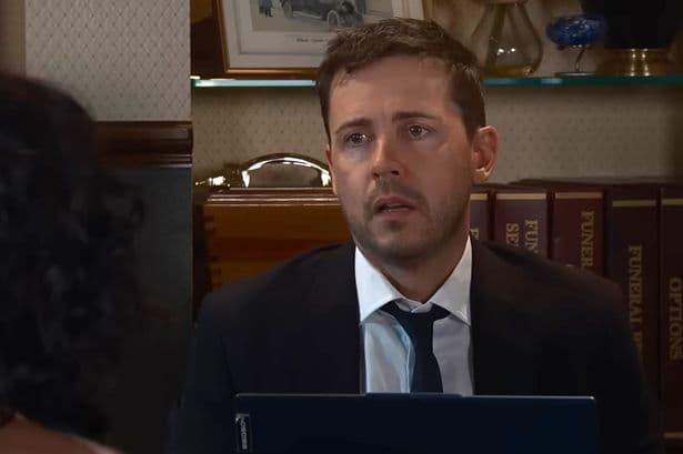 Coronation Street fans think they've rumbled Todd Grimshaw problem after worrying signs