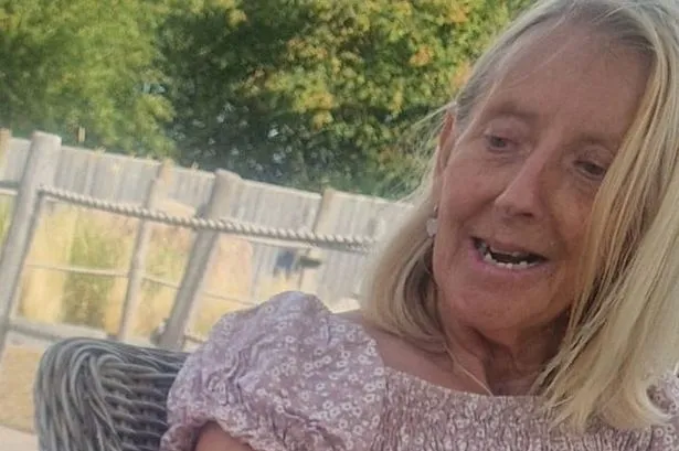 'It's torture' daughter says as mum with stage three bowel cancer denied surgery that 'would cure her'