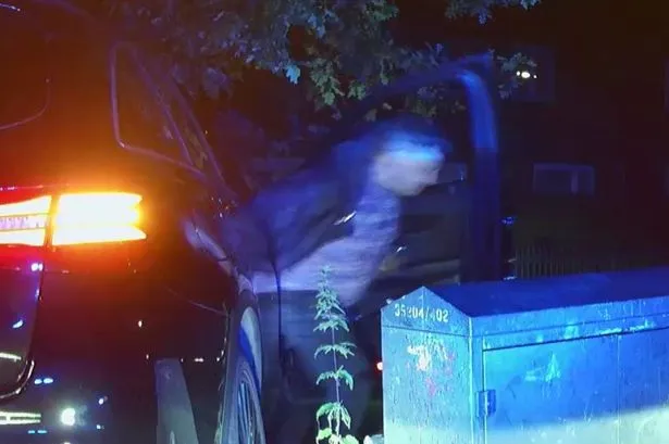 Prison escapee sent cops on 100mph chase through Wythenshawe in stolen car and attacked officer with wheelie bin