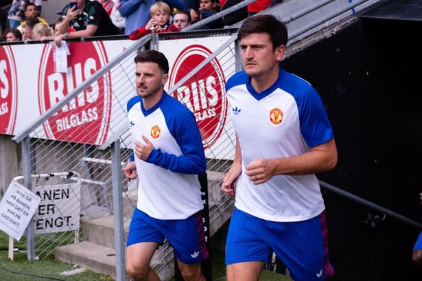 Forgotten Manchester United duo set to leave club this summer