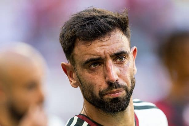 Man United latest: Michael Carrick receives £43m update as Bruno Fernandes contract talks begin