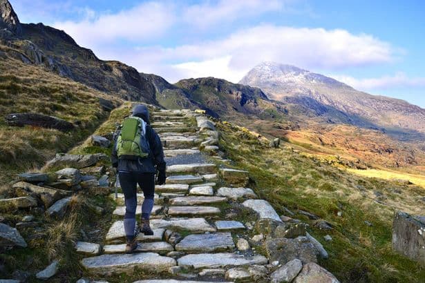 Manchester woman gives brutal four-word verdict after climbing Mount Snowdon - and people were quick to praise her