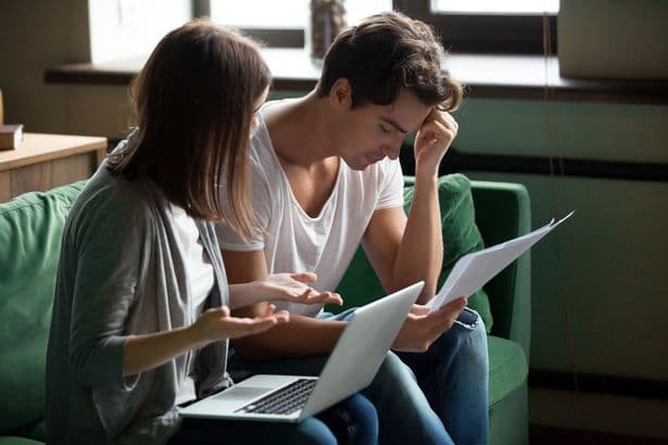 Thousands locked out as major online bank crashes leaving customers unable to pay