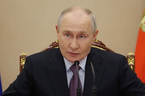 Russia could force war on Britain within weeks as US warns of Vladimir Putin's Nato incursion