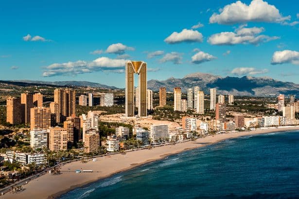 Brit tourist dies in horror parasailing accident on Benidorm holiday
