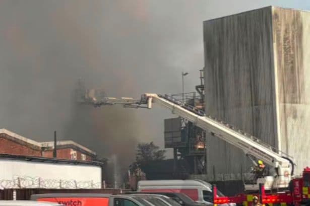 Luton fire: Major incident declared and homes evacuated as inferno engulfs showroom