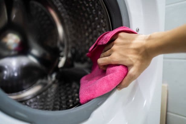 Washing machines will be free of mould with 2-ingredient trick that makes clothes smell fresh