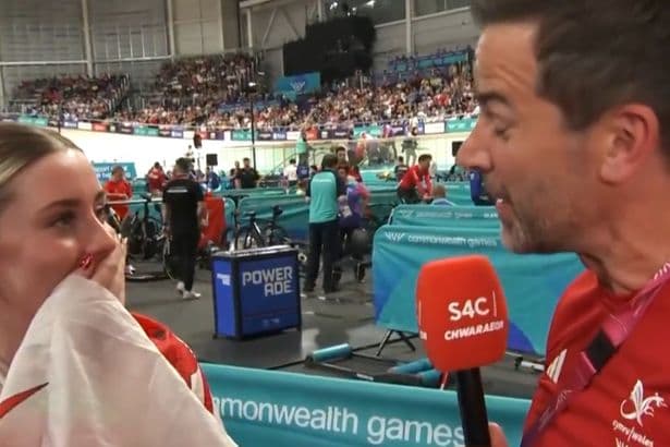 Gethin Jones stuns Emma Finucane at Commonwealth Games after interrupting live interview