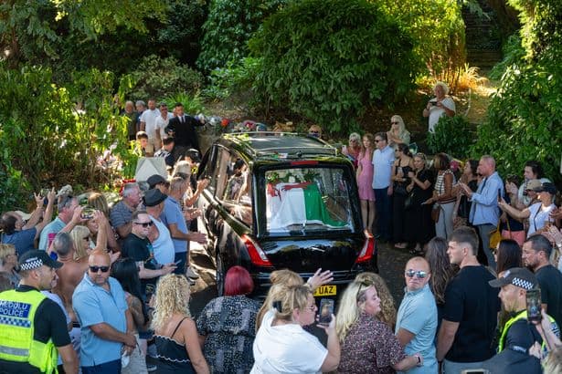 Bonnie Tyler's coffin driven home through Mumbles to rapturous applause as thousands line the streets