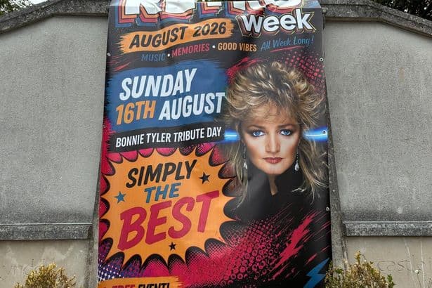 Hundreds more celebrate Bonnie Tyler fans fill Welsh castle to remember singer