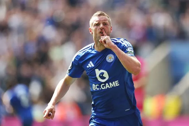 Wrexham in stunning bid to sign Jamie Vardy as Ryan Reynolds makes move