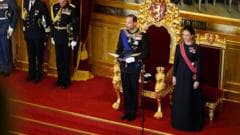 Norway's Haakon takes oath as mourners pay respects to late King