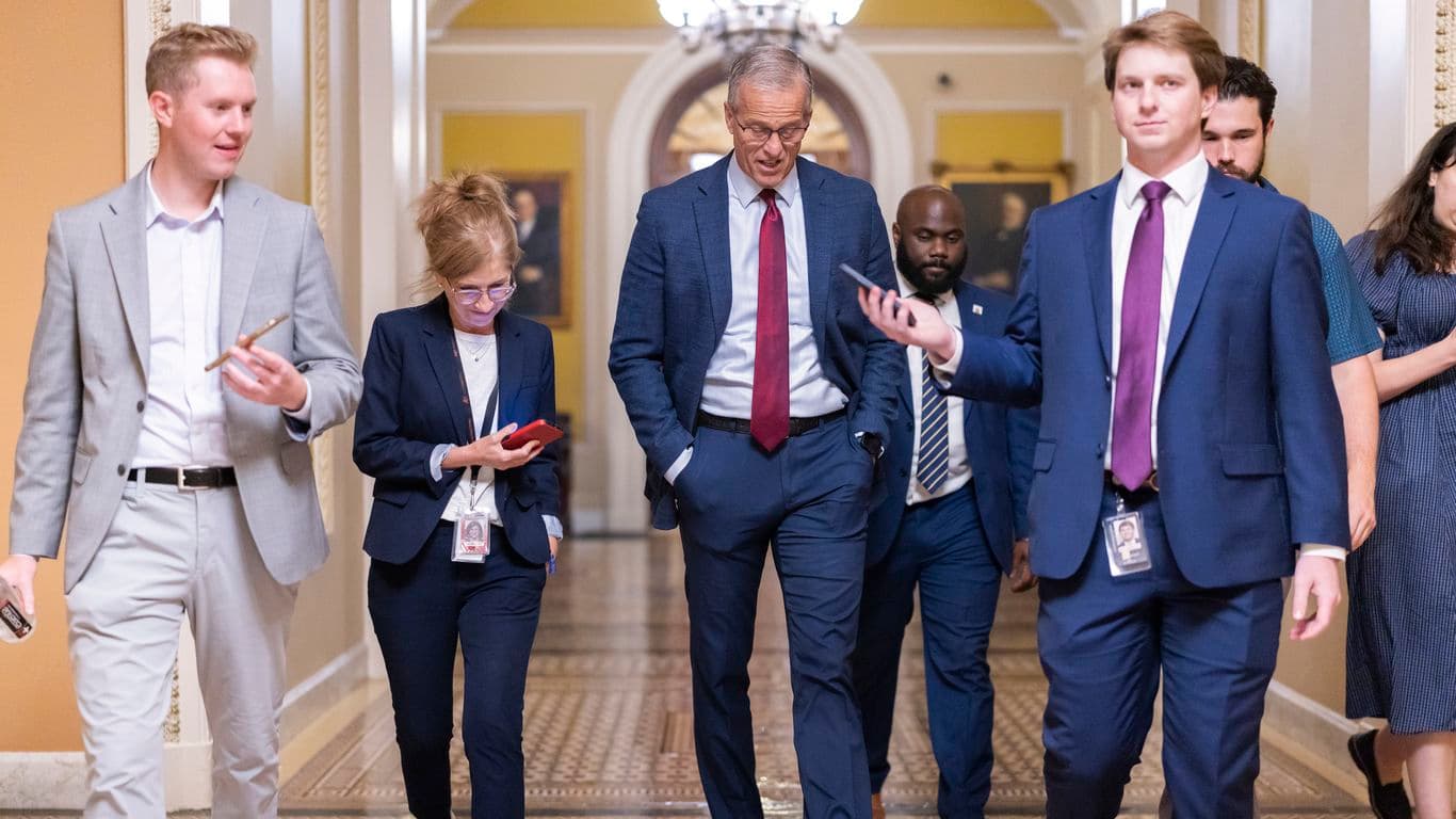 Senate passes stopgap to avert pre-election shutdown